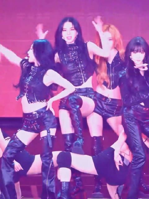 aespa日单《Attitude》首唱 气场全开！