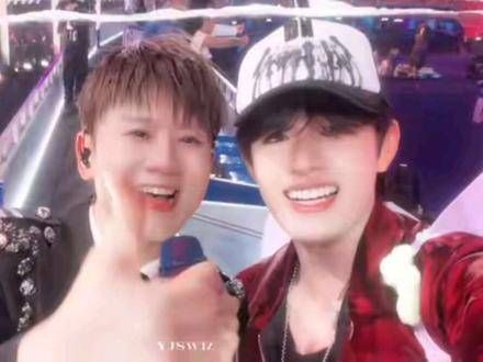 去凝望，去奔赴，去化作夜空中最亮的那颗星