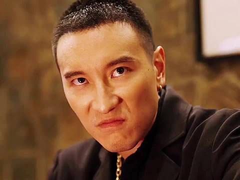 你带这么多人来，你真以为你是老大啊！