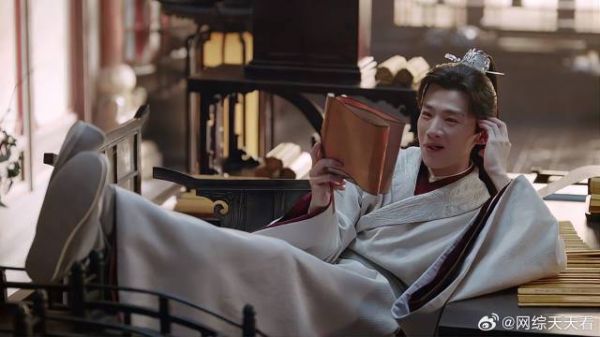 顾九思学习时间看小说 被玉茹抓包遭罚：多背十篇！