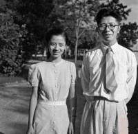 妻子与学生私奔，他克服困难，晚年功成名就，妻子后悔已晚