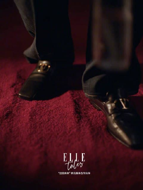 任豪亮相ELLETales拍摄现场状态沉稳