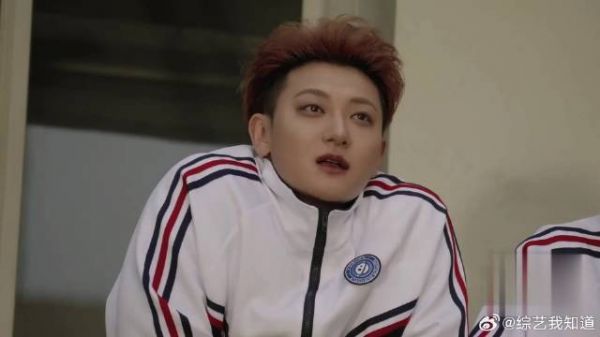 宇宙闪烁请注意，顶流偶像哽咽坦白最对不起的人