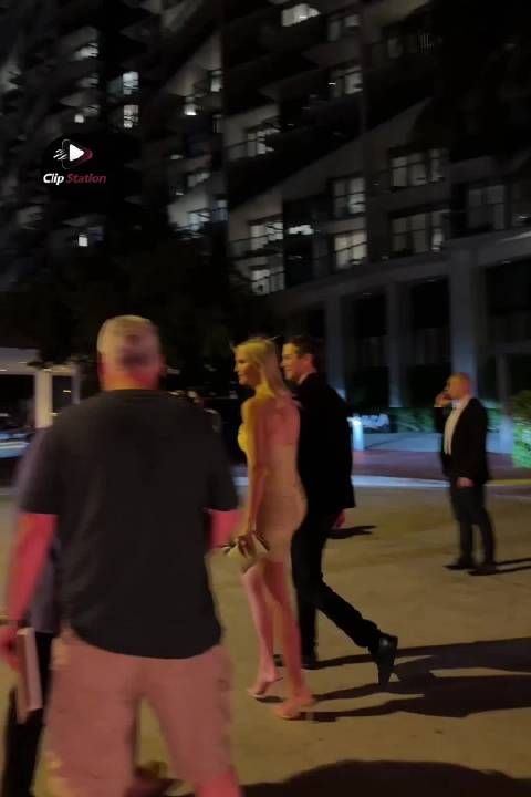 伊万卡的保镖这么凶？小小个头力量还挺大的