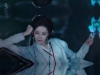 迪丽热巴发长文告别贺思慕角色