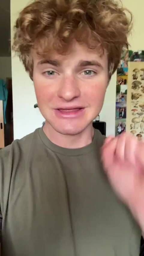 这首中文歌现在在美国特别的火爆，中国大妈已经成为了网红，外国人爱上了她