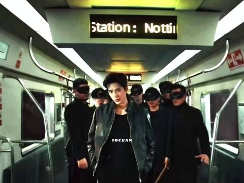 王安宇打戏干净凌厉张力十足，港风镜头氛围感强