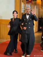 周润发夫妇黑色系穿搭低调亮相气场十足