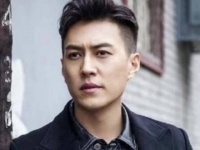 靳东三段情感历程串联深情往事