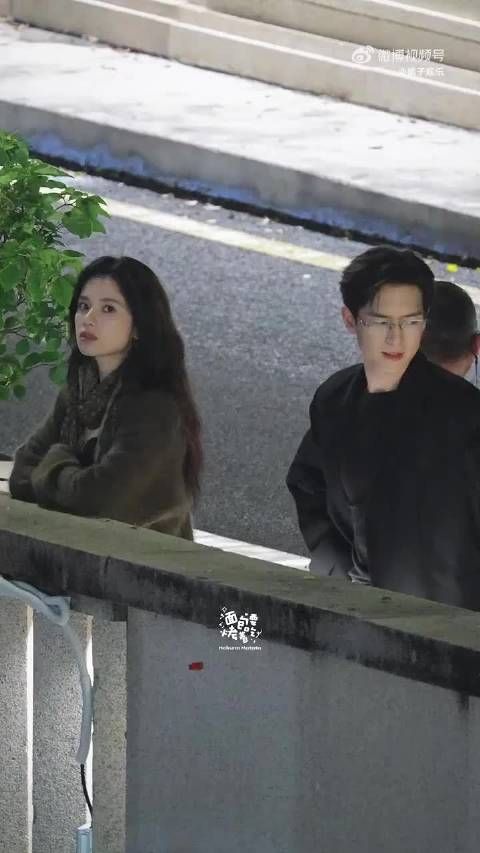 哎哟我，李现戏外给婧仪拍照 我现在立刻就想看， ​ （橘子娱乐）