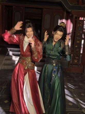 当镜头亮到深夜，瑞子开始即兴发挥