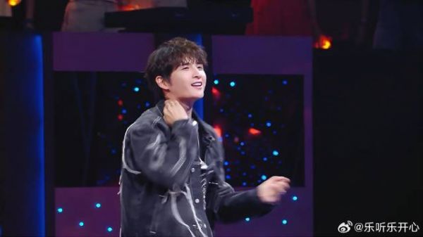 张远现场跳新歌《月光闪》舞蹈，简直帅炸了！
