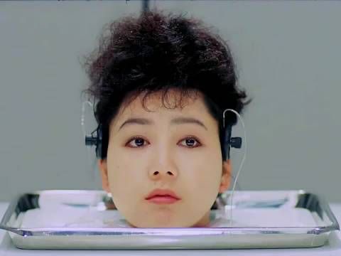 医学教授竟在实验室养了一个美人头