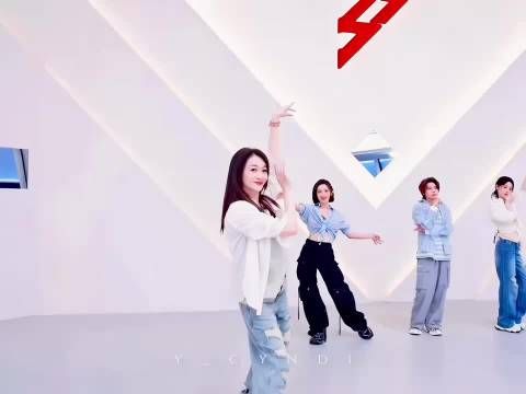 媚眼如丝李小冉，动作眼神太到位了！