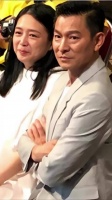刘德华妻子朱丽倩60岁状态曝光，隐忍23年甘做天王背后女人