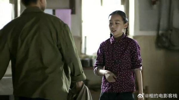 江国庆为偷妈妈衣服，让弟弟打掩护，哪料被妹妹发现