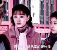 李小冉复刻了《来不及说我爱你》的尹静琬造型！