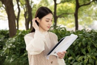 已婚女人在外面有别的男人了，这些迹象很容易就能看出来