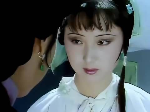 以前87版红楼梦林黛玉为了拍摄效果连手都化了妆,现在却一股塑料味!