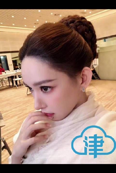 程潇公开喊话档期空，与杜华求接工作言论反差