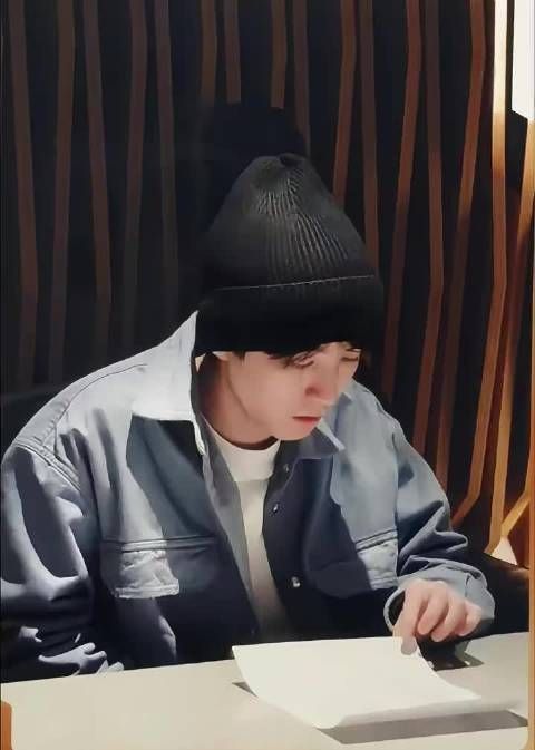 小凯私下人夫感那么强吗?