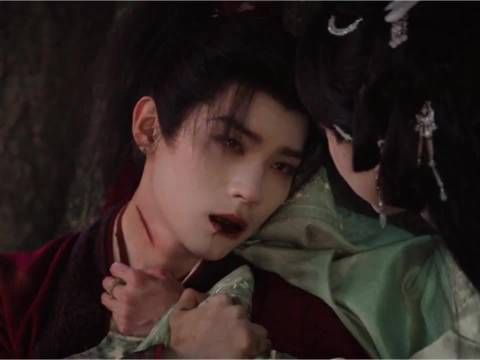 谢燕芳胁迫楚朝为傀儡,阿九自伤逼其妥协