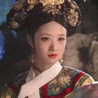 甄嬛的嘴真的很溜，这个配音配的也很好，演的也没有那种小人得志感