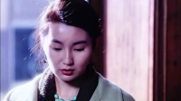志伟暖心安抚孤单女主，两人暧昧升温现亲密瞬间