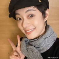 孙俪发文分享有爱日常 等等看妈妈旧作提问显童心