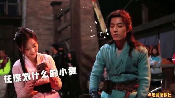 吴宣仪劲舞一段简直不要太帅，三五兄妹的欢乐日常……