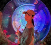 王玉雯分享打卡海洋馆日常 嘟嘴亲动物造型软糖童趣十足