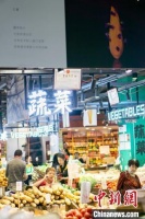 烟火气中的日常美 重庆老菜市场摊主成艺术展“主角”