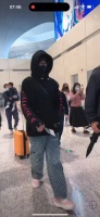 王鹤棣出发爱奇艺尖叫之夜啦,保暖的休闲酷bro,期待精彩表现