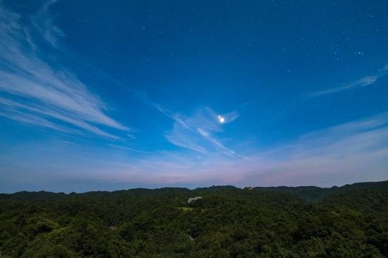 2025年8月13日凌晨，在广西壮族自治区大明山国家级自然保护区拍摄的木星（上）和金星（下）。（王晋摄，星联CSVA供图）