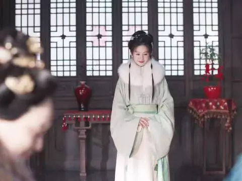 看到正常大户人家受宠小姐的样子了