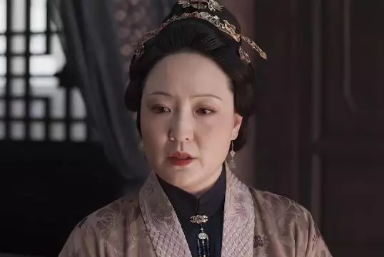 “别人都叫她大奶奶，只有青葙一直叫她小姐”