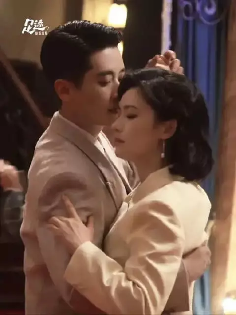 世界静止，此刻只剩你我