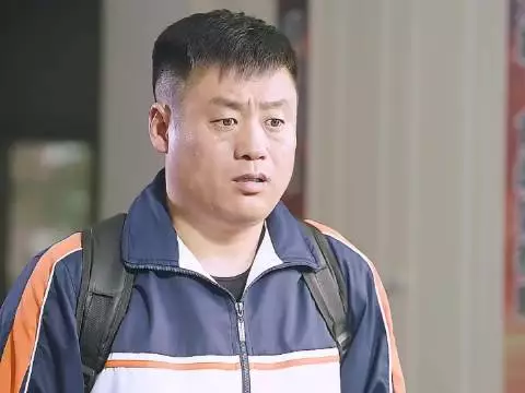 四十岁大叔假冒大学生撸网贷，最后出大事了！