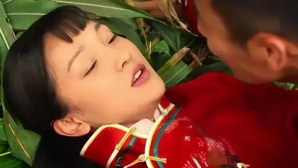 九儿和余占鳌情断高梁地 ， 有人值得爱，有人不值得托付