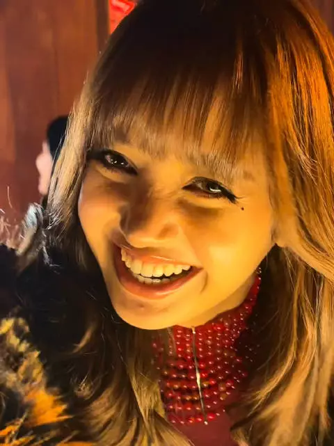 Lisa穿着东北貂皮大衣来唱萨瓦迪卡！美疯了！