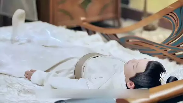 男孩肚子里居然长出了妖花，两个蛇妖被大吓一跳