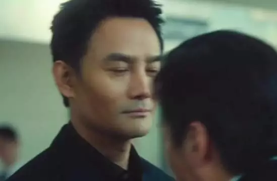 老朱终于见到了心心念念的马憩，激动的他是又牵手又拥抱 ||交锋