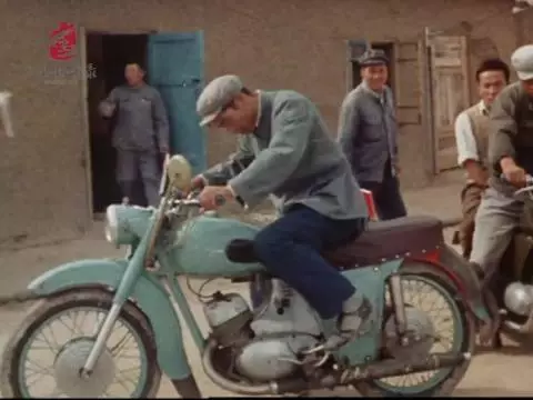 1976看哭了！那年他们两手泥浆、满身油渍，眼里却全都是光
