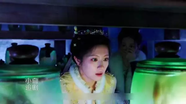 秦莞万万没想到，村子里吃人的妖怪竟是村民们尊奉为神医的师兄 ，李兰迪