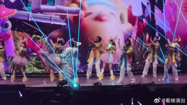 热爱藏在每一次随口哼唱里,自然又鲜活