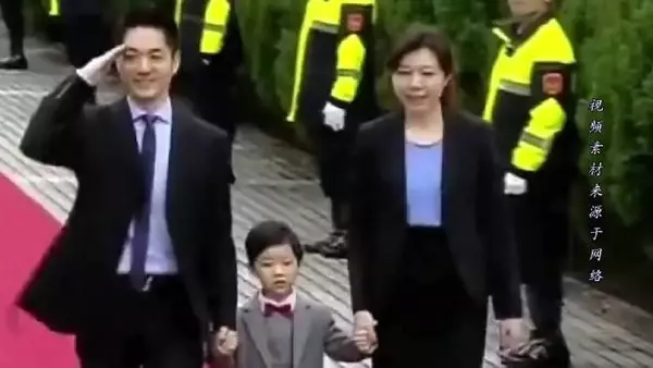 蒋万安神秘妻子曝光！政大美女高材生，为家庭辞职连生3胎
