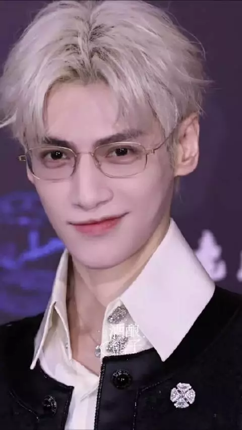 我去,所有人点开感受这个银发罗云熙,完全撕漫男