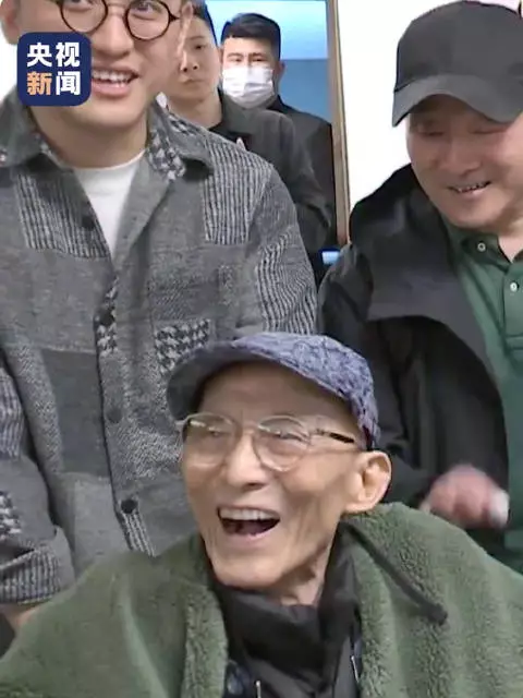 游本昌大声鼓励年轻人