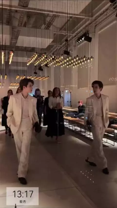 檀健次在名利场就这样游刃有余～ 眼里都是对自己的欣赏