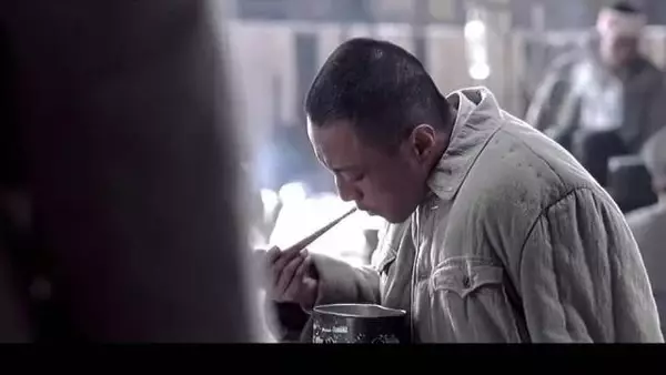 那个年代就是想法子扣帽子，集结号